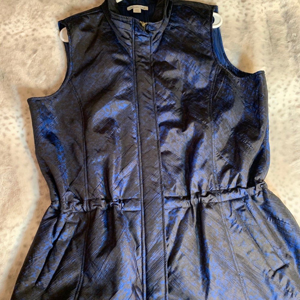 Coldwater Creek XL black/navy cinched nylon vest